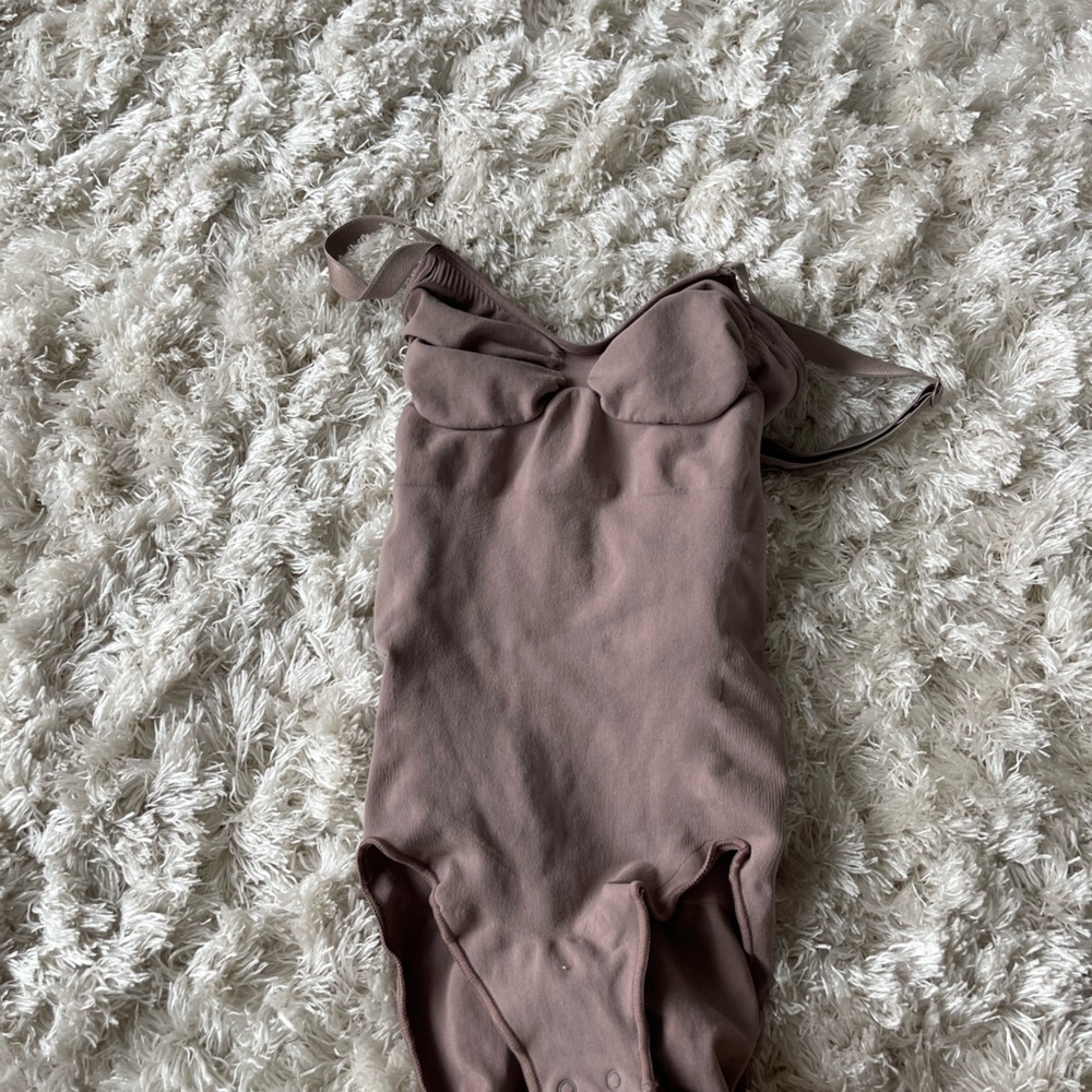 Skims Shapewear Sculpting Bodysuit